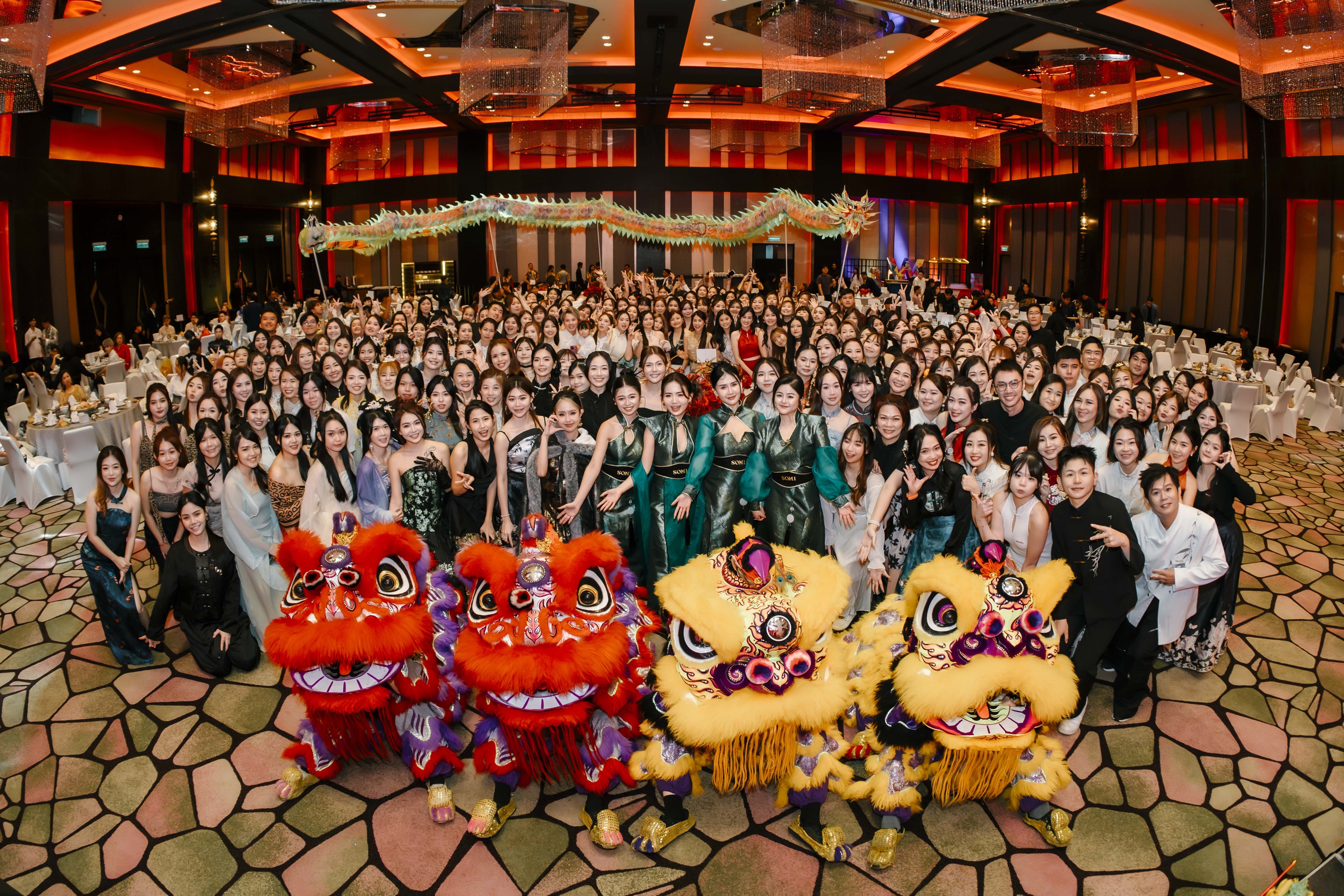 SOM1 与您隆重欢庆蛇年